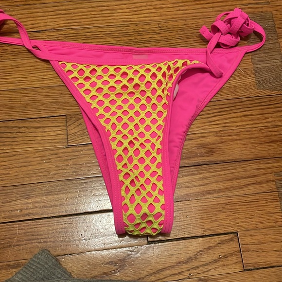 NWOT SHEIN color block triangle halter bikini set size medium - Picture 5 of 6